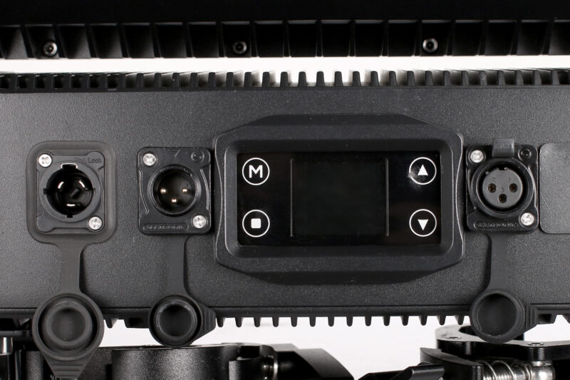 color strike m | moving head strobe tilt ip65 wash rgb ra90 segment (art net optional)